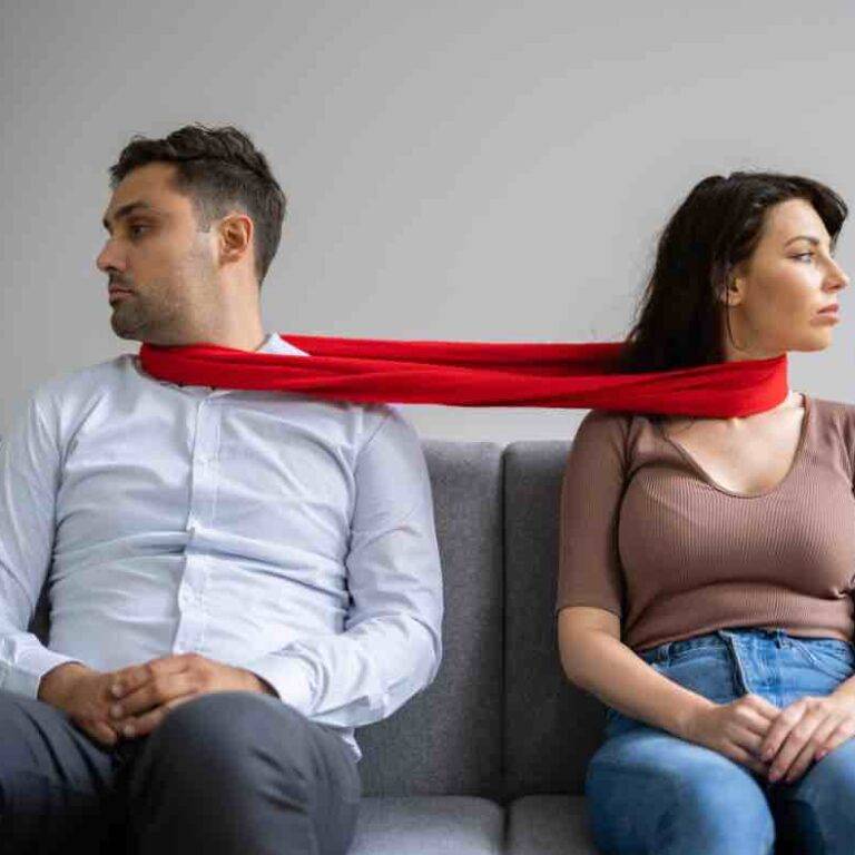 7 Relationship Red Flags to Look Out For